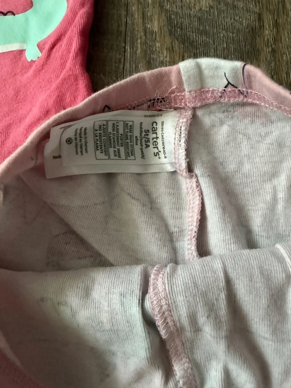 🌸 $10 SALE 🌸 Carter's Pink Shark & Crocodile Two-Piece Pajama Set